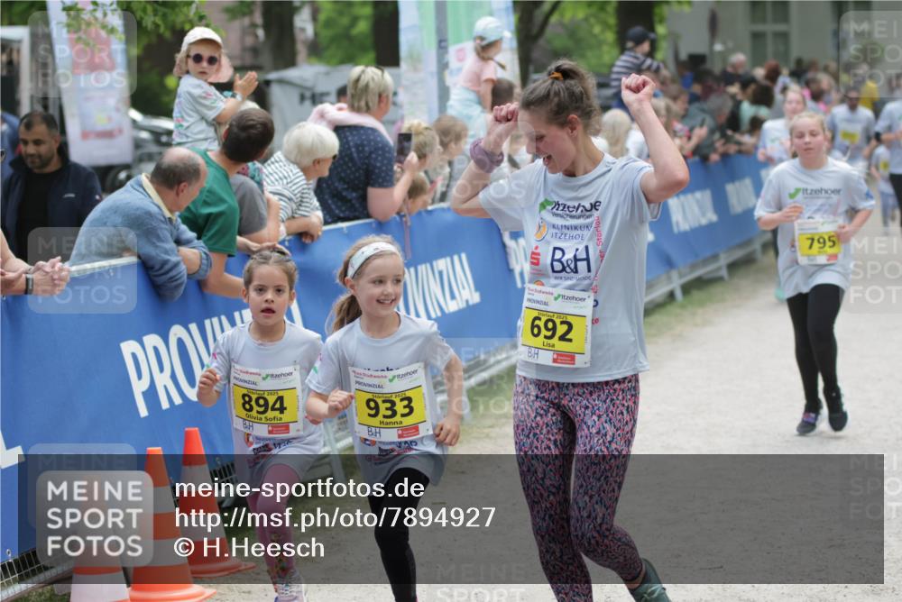 17.05.2025 - Störlauf H.Heesch http://msf.ph/oto/7894927 17.05.2025 14:15:26 Ziel 2025, 894, 2025, 933, 2025, 692, 795 meine-sportfotos.de