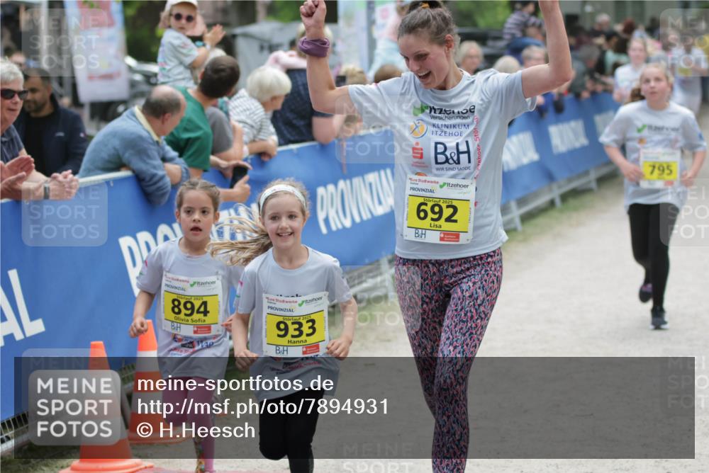 17.05.2025 - Störlauf H.Heesch http://msf.ph/oto/7894931 17.05.2025 14:15:26 Ziel 2025, 894, 2025, 933, 2025, 692, 795 meine-sportfotos.de