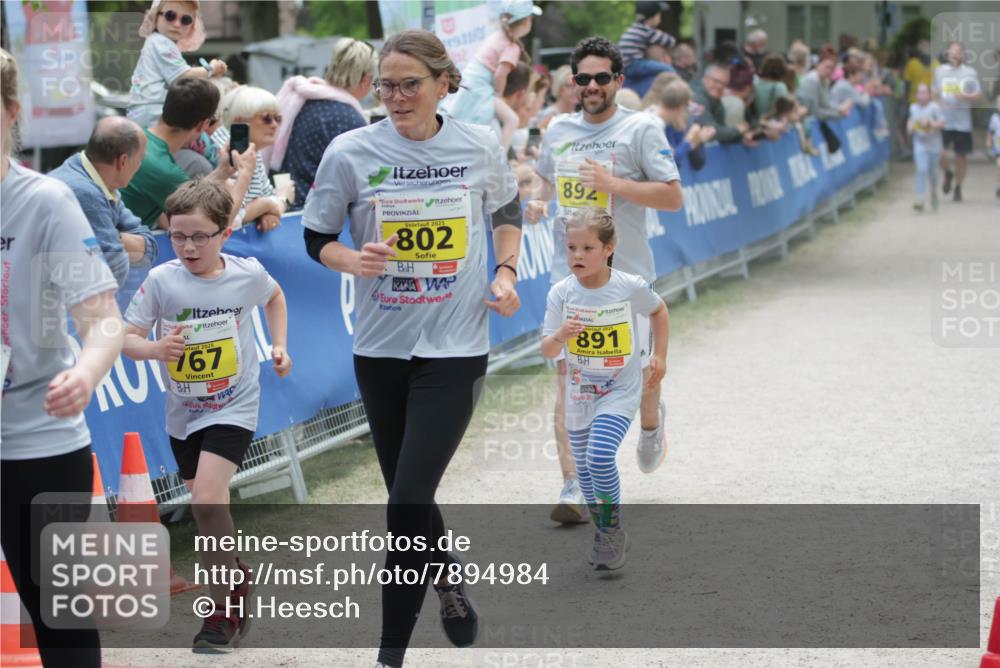 17.05.2025 - Störlauf H.Heesch http://msf.ph/oto/7894984 17.05.2025 14:15:32 Ziel 2025, 167, 2025, 802, 892, 2025, 891, 10 meine-sportfotos.de