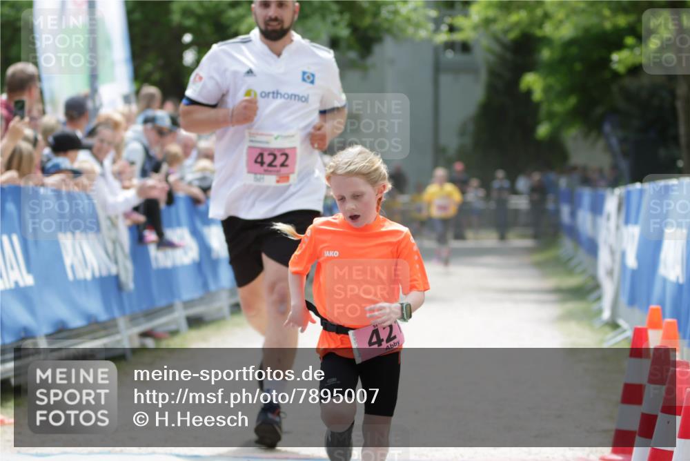 17.05.2025 - Störlauf H.Heesch http://msf.ph/oto/7895007 17.05.2025 13:56:00 Ziel 422, 42 meine-sportfotos.de