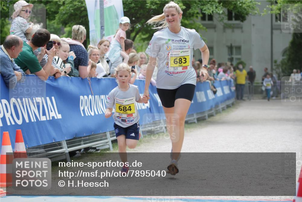 17.05.2025 - Störlauf H.Heesch http://msf.ph/oto/7895040 17.05.2025 14:15:52 Ziel 684, 2025, 683 meine-sportfotos.de