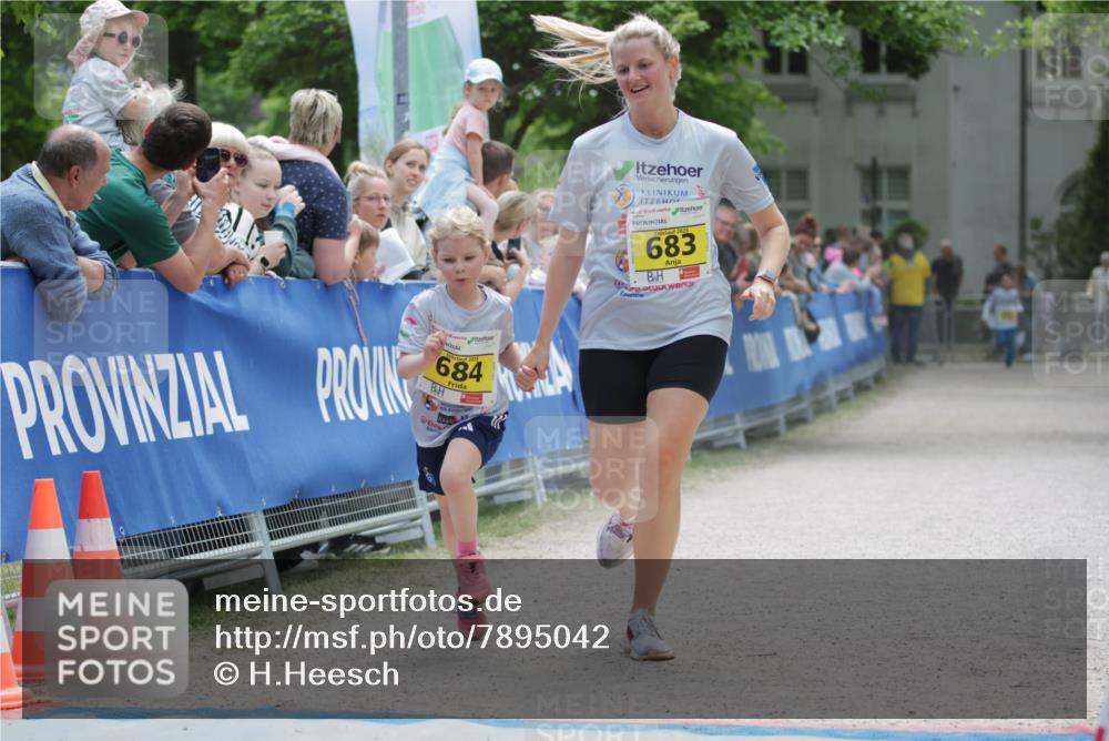 17.05.2025 - Störlauf H.Heesch http://msf.ph/oto/7895042 17.05.2025 14:15:52 Ziel 2025, 684, 2025, 683 meine-sportfotos.de