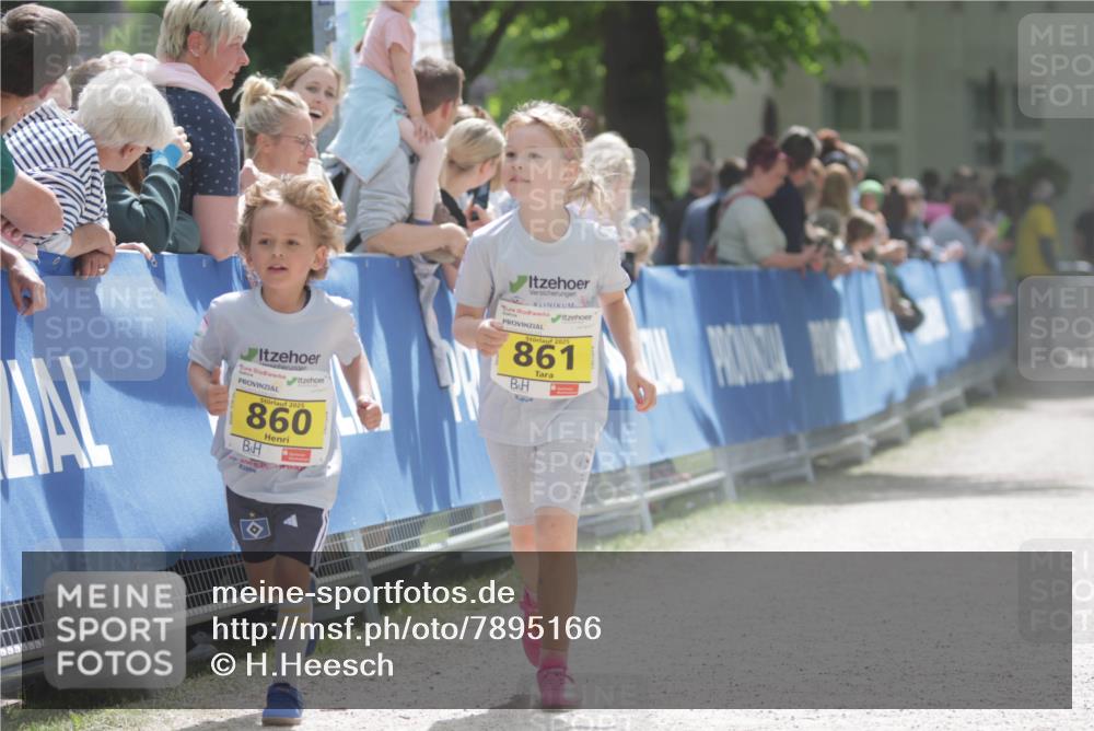 17.05.2025 - Störlauf H.Heesch http://msf.ph/oto/7895166 17.05.2025 14:16:22 Ziel 2025, 860, 2025, 861 meine-sportfotos.de