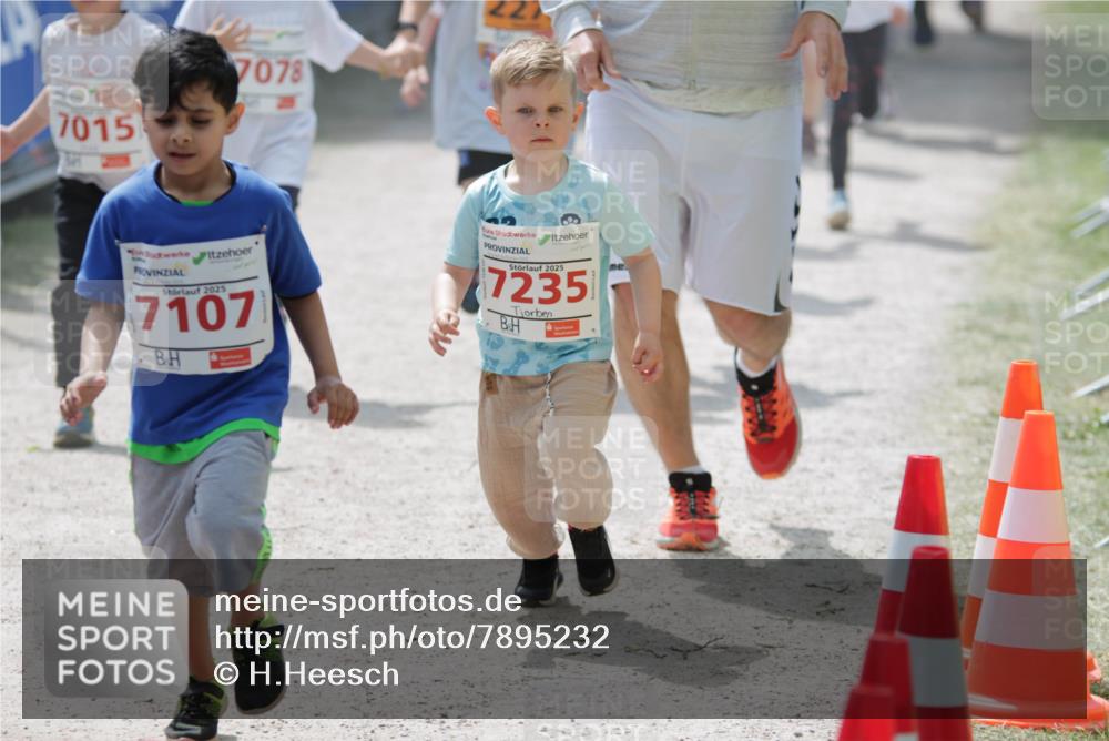 17.05.2025 - Störlauf H.Heesch http://msf.ph/oto/7895232 17.05.2025 13:02:33 Ziel 7015, 7078, 2025, 7107, 2025, 7235 meine-sportfotos.de