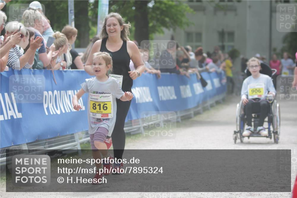 17.05.2025 - Störlauf H.Heesch http://msf.ph/oto/7895324 17.05.2025 14:17:00 Ziel 2025, 816, 906 meine-sportfotos.de