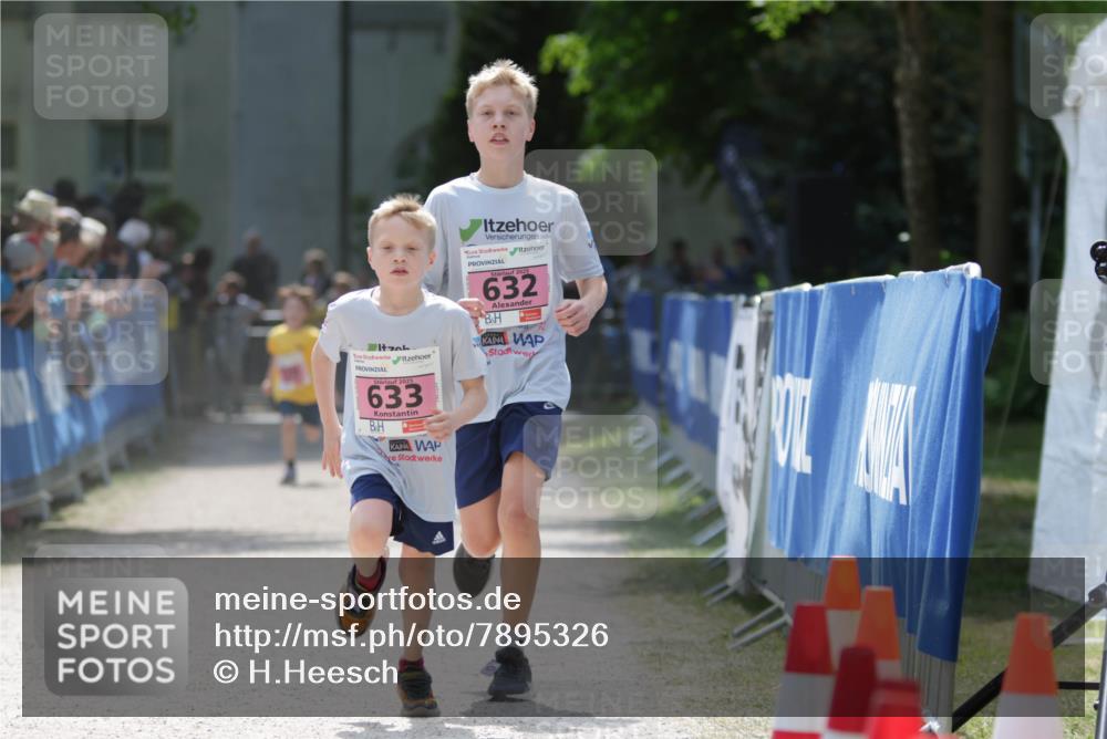 17.05.2025 - Störlauf H.Heesch http://msf.ph/oto/7895326 17.05.2025 13:56:34 Ziel 2025, 633, 2025, 632 meine-sportfotos.de