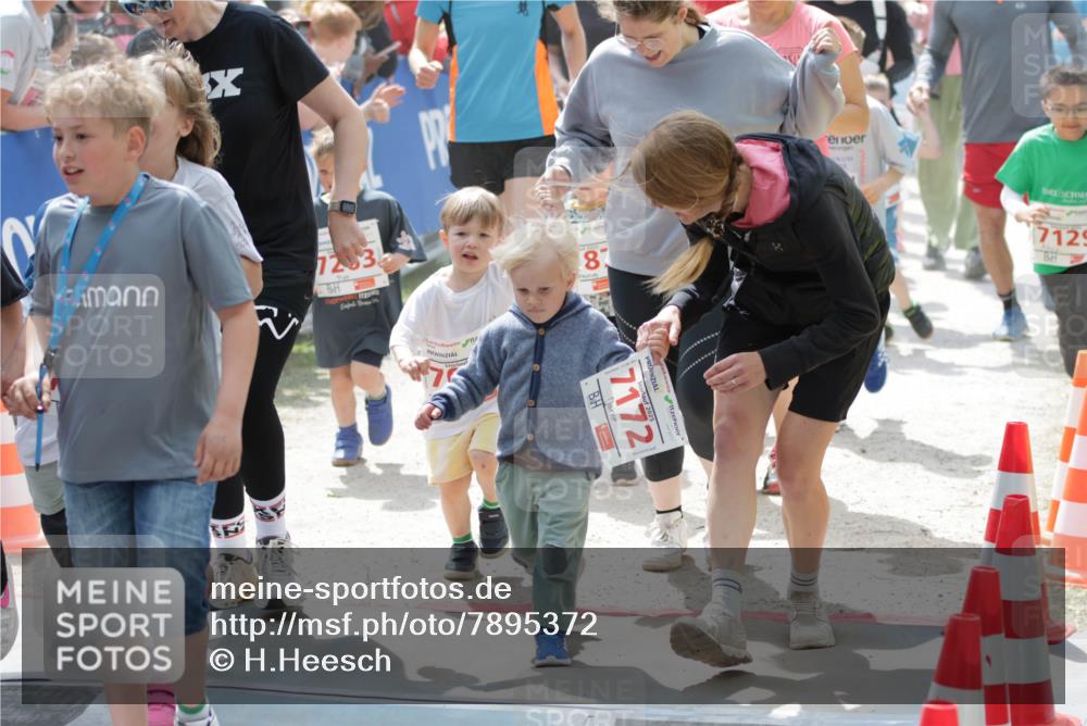 17.05.2025 - Störlauf H.Heesch http://msf.ph/oto/7895372 17.05.2025 13:03:16 Ziel 7203, 87, 7172, 7129 meine-sportfotos.de