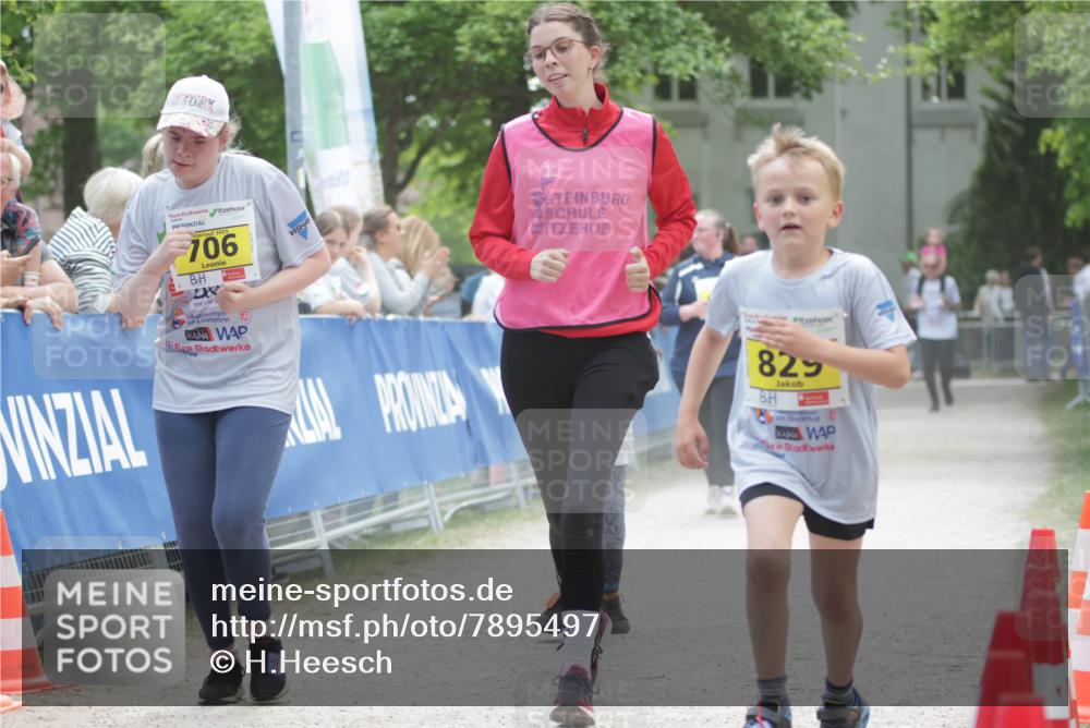 17.05.2025 - Störlauf H.Heesch http://msf.ph/oto/7895497 17.05.2025 14:17:18 Ziel 2025, 706, 829 meine-sportfotos.de
