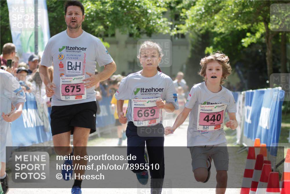 17.05.2025 - Störlauf H.Heesch http://msf.ph/oto/7895510 17.05.2025 13:57:00 Ziel 2025, 675, 2025, 669, 2025, 440 meine-sportfotos.de