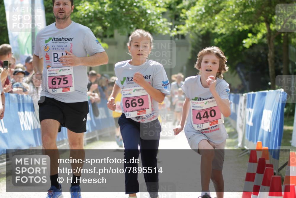 17.05.2025 - Störlauf H.Heesch http://msf.ph/oto/7895514 17.05.2025 13:57:00 Ziel 2025, 675, 2025, 669, 2025, 440 meine-sportfotos.de