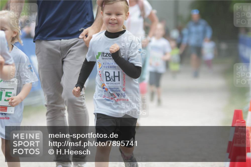 17.05.2025 - Störlauf H.Heesch http://msf.ph/oto/7895741 17.05.2025 13:17:31 Ziel 2025, 15, 25 meine-sportfotos.de