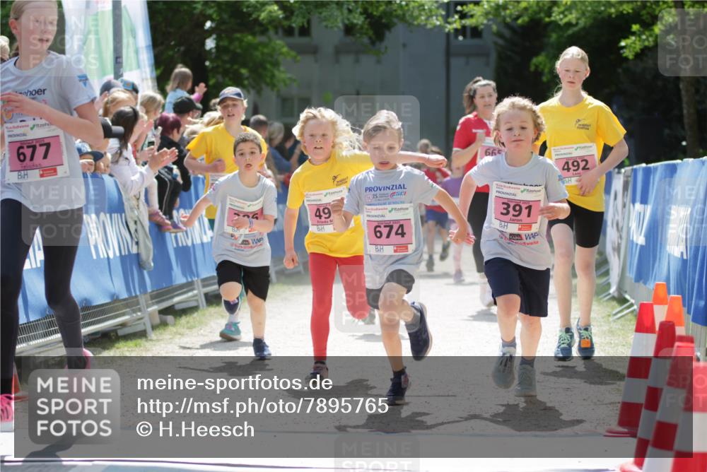 17.05.2025 - Störlauf H.Heesch http://msf.ph/oto/7895765 17.05.2025 13:57:38 Ziel 2025, 677, 49, 25, 2025, 674, 665, 391, 492 meine-sportfotos.de
