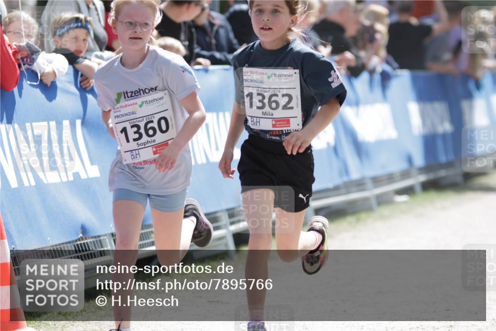 17.05.2025 - Störlauf H.Heesch http://msf.ph/oto/7895766 17.05.2025 14:48:31 Ziel 2025, 1360, 2025, 1362 meine-sportfotos.de