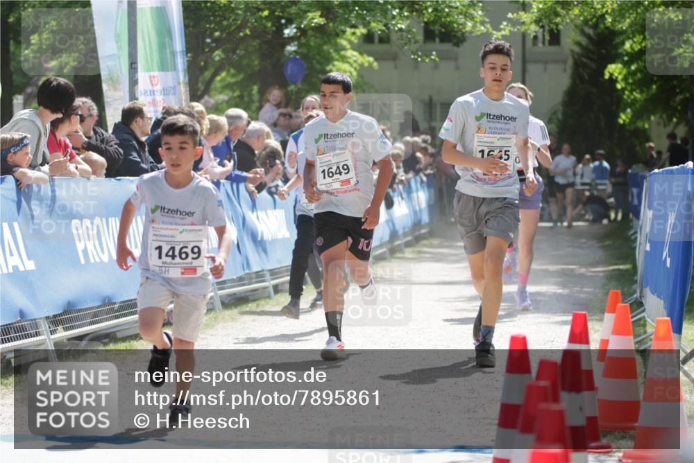 17.05.2025 - Störlauf H.Heesch http://msf.ph/oto/7895861 17.05.2025 14:48:51 Ziel 2025, 1469, 1649, 1645 meine-sportfotos.de