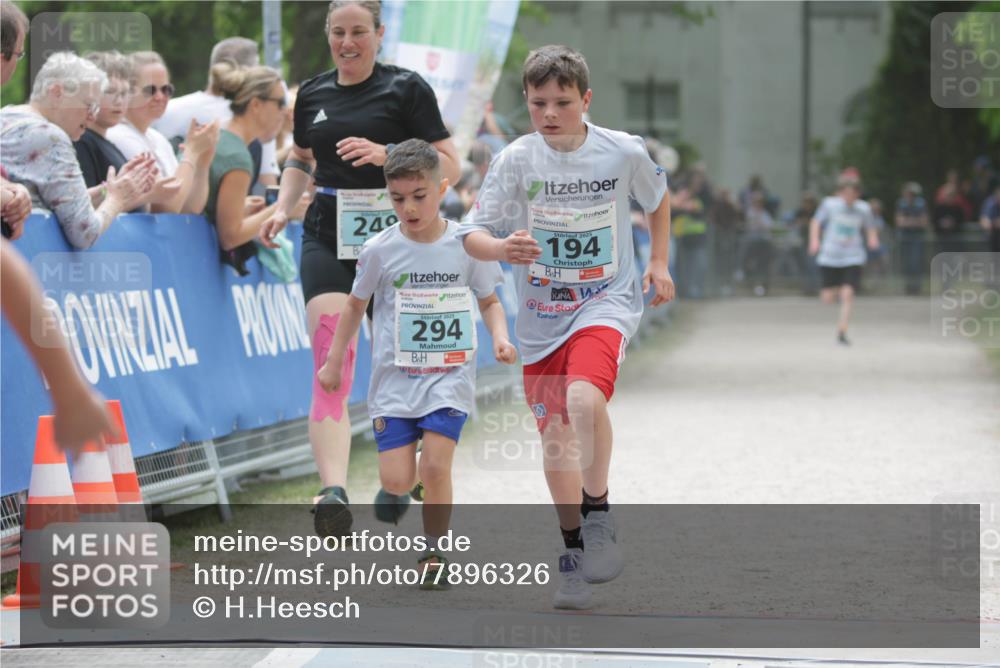 17.05.2025 - Störlauf H.Heesch http://msf.ph/oto/7896326 17.05.2025 13:40:49 Ziel 240, 2025, 294, 2025, 194 meine-sportfotos.de