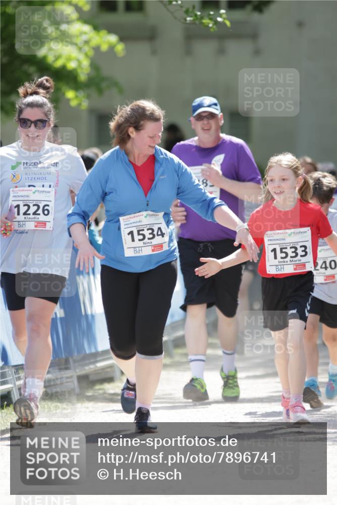 17.05.2025 - Störlauf H.Heesch http://msf.ph/oto/7896741 17.05.2025 14:51:24 Ziel 2025, 1226, 2025, 1534, 2025, 1533, 240 meine-sportfotos.de