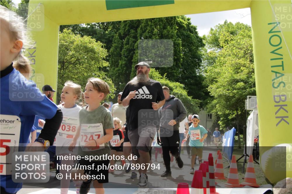 17.05.2025 - Störlauf H.Heesch http://msf.ph/oto/7896794 17.05.2025 13:02:11 Ziel 5, 038, 7147, 7276 meine-sportfotos.de
