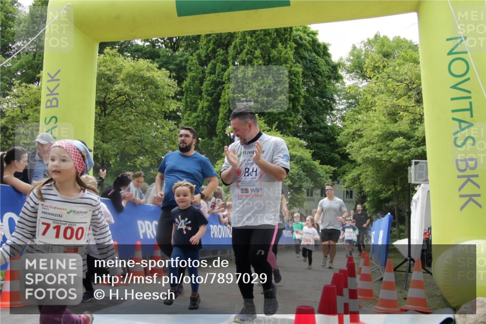 17.05.2025 - Störlauf H.Heesch http://msf.ph/oto/7897029 17.05.2025 13:02:39 Ziel 7100, 25 meine-sportfotos.de