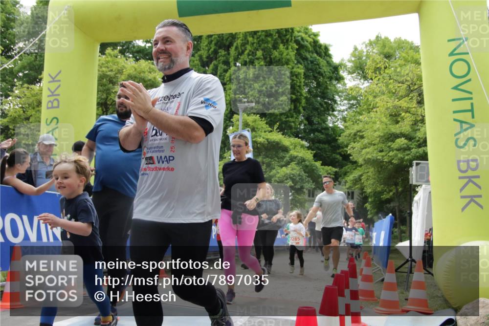 17.05.2025 - Störlauf H.Heesch http://msf.ph/oto/7897035 17.05.2025 13:02:40 Ziel 25 meine-sportfotos.de