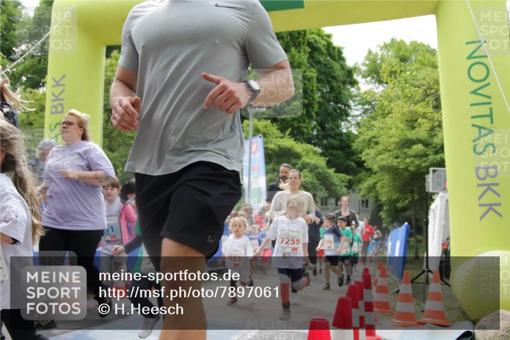 17.05.2025 - Störlauf H.Heesch http://msf.ph/oto/7897061 17.05.2025 13:02:43 Ziel 7055, 7259 meine-sportfotos.de