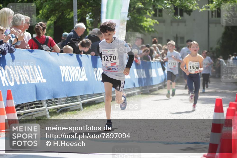17.05.2025 - Störlauf H.Heesch http://msf.ph/oto/7897094 17.05.2025 14:52:19 Ziel 1270, 1372, 1300 meine-sportfotos.de