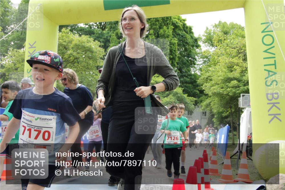 17.05.2025 - Störlauf H.Heesch http://msf.ph/oto/7897110 17.05.2025 13:02:46 Ziel 2025, 7170, 7240, 7126 meine-sportfotos.de