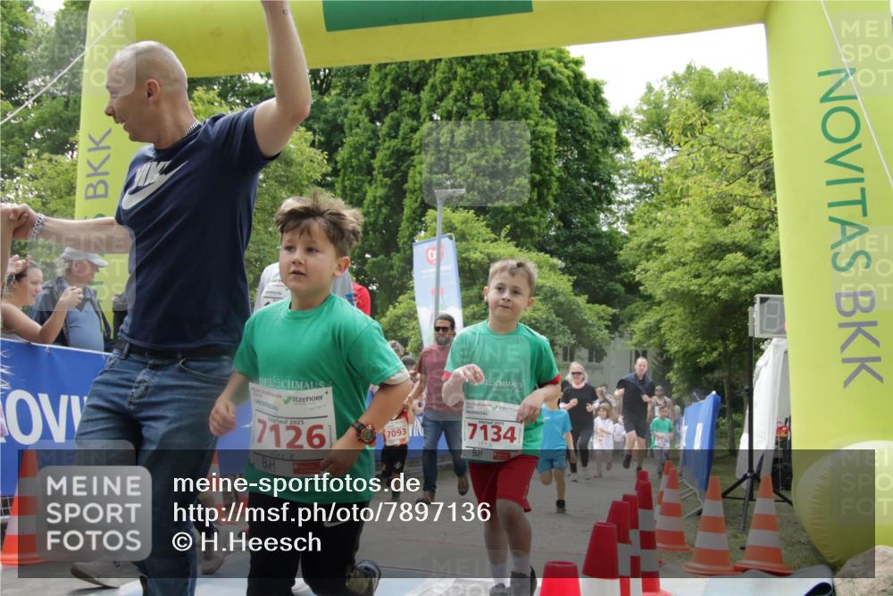 17.05.2025 - Störlauf H.Heesch http://msf.ph/oto/7897136 17.05.2025 13:02:47 Ziel 7126, 7093, 7134 meine-sportfotos.de