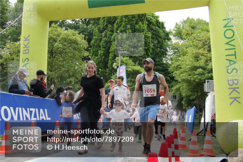 17.05.2025 - Störlauf H.Heesch http://msf.ph/oto/7897209 17.05.2025 13:02:55 Ziel 710, 7058, 7059 meine-sportfotos.de