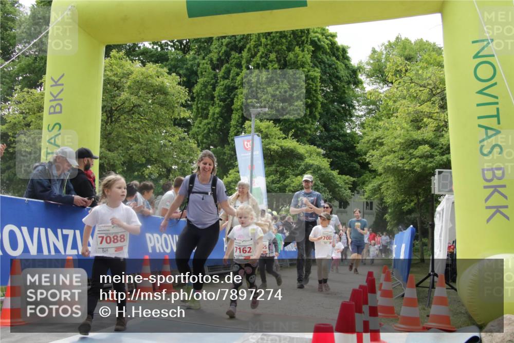 17.05.2025 - Störlauf H.Heesch http://msf.ph/oto/7897274 17.05.2025 13:03:01 Ziel 7088, 7162, 7083 meine-sportfotos.de