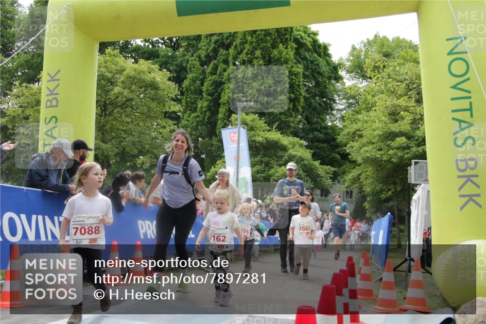 17.05.2025 - Störlauf H.Heesch http://msf.ph/oto/7897281 17.05.2025 13:03:01 Ziel 7088, 162, 7083 meine-sportfotos.de