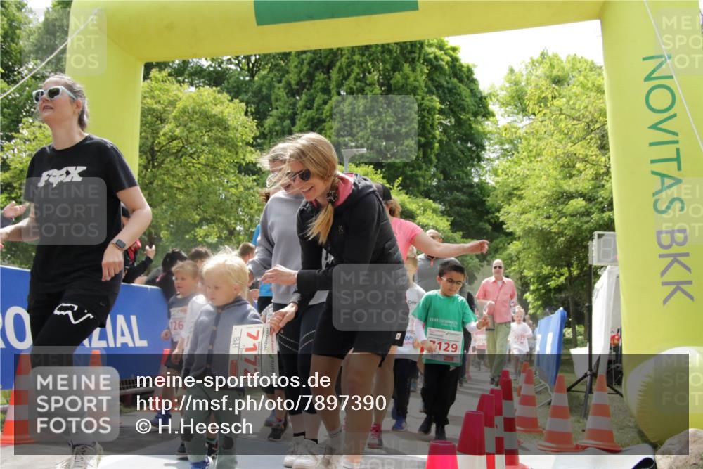17.05.2025 - Störlauf H.Heesch http://msf.ph/oto/7897390 17.05.2025 13:03:16 Ziel 2025, 7172, 129 meine-sportfotos.de