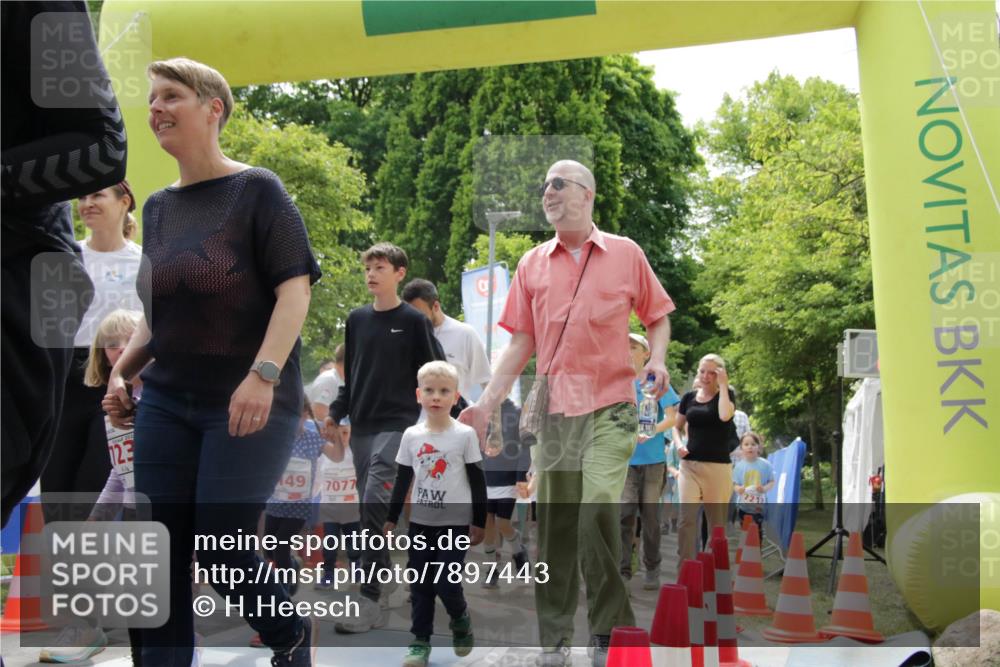 17.05.2025 - Störlauf H.Heesch http://msf.ph/oto/7897443 17.05.2025 13:03:22 Ziel 49, 7077 meine-sportfotos.de