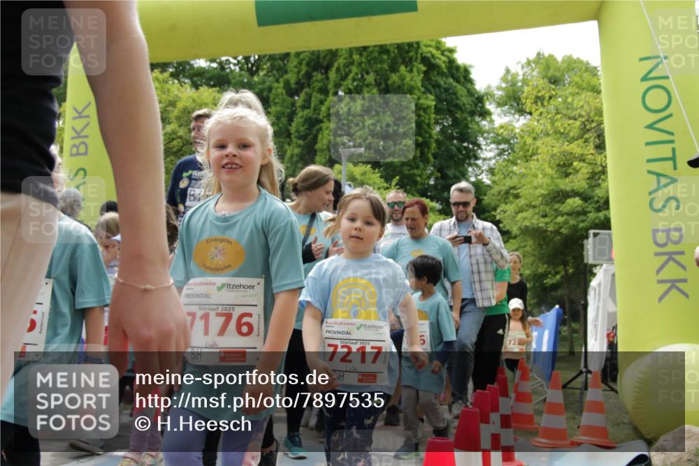 17.05.2025 - Störlauf H.Heesch http://msf.ph/oto/7897535 17.05.2025 13:03:28 Ziel 2025, 7176, 7217 meine-sportfotos.de