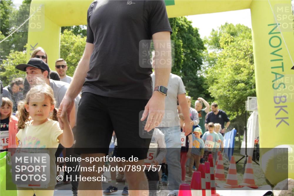 17.05.2025 - Störlauf H.Heesch http://msf.ph/oto/7897757 17.05.2025 13:03:58 Ziel 18, 2025, 7251, 10, 7181 meine-sportfotos.de