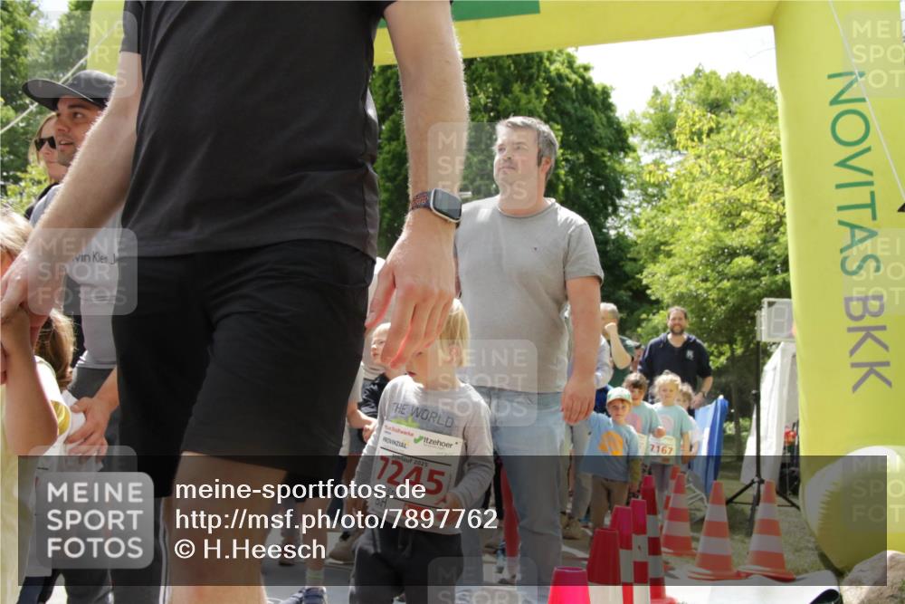 17.05.2025 - Störlauf H.Heesch http://msf.ph/oto/7897762 17.05.2025 13:03:58 Ziel 202, 7245, 7167 meine-sportfotos.de