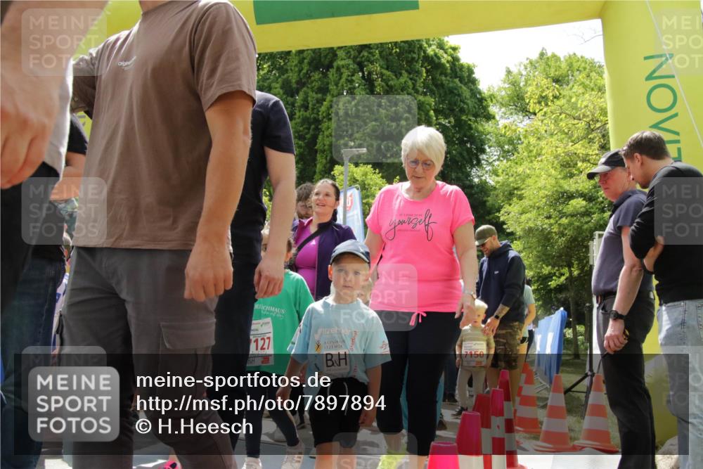 17.05.2025 - Störlauf H.Heesch http://msf.ph/oto/7897894 17.05.2025 13:04:28 Ziel 127, 7150 meine-sportfotos.de