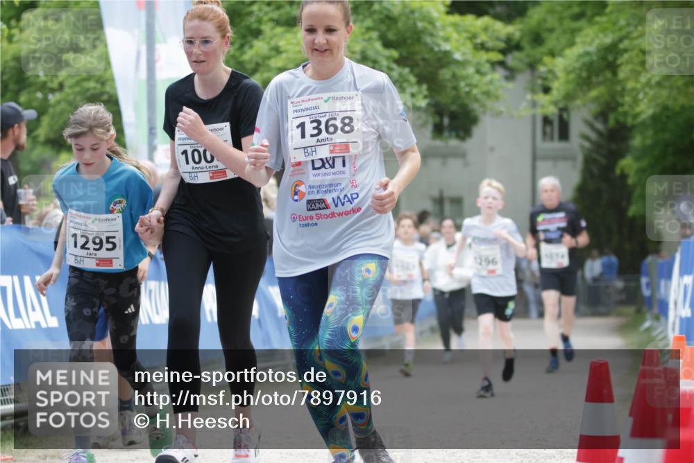 17.05.2025 - Störlauf H.Heesch http://msf.ph/oto/7897916 17.05.2025 14:55:01 Ziel 2025, 1295, 100, 2025, 1368, 5, 2, 1296, 1407 meine-sportfotos.de