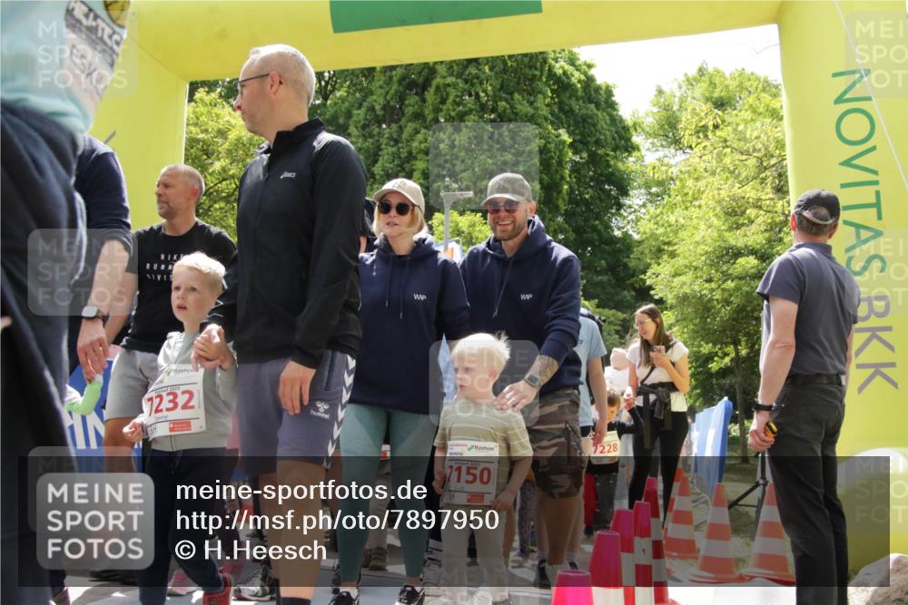 17.05.2025 - Störlauf H.Heesch http://msf.ph/oto/7897950 17.05.2025 13:04:35 Ziel 1232, 7150, 7228 meine-sportfotos.de