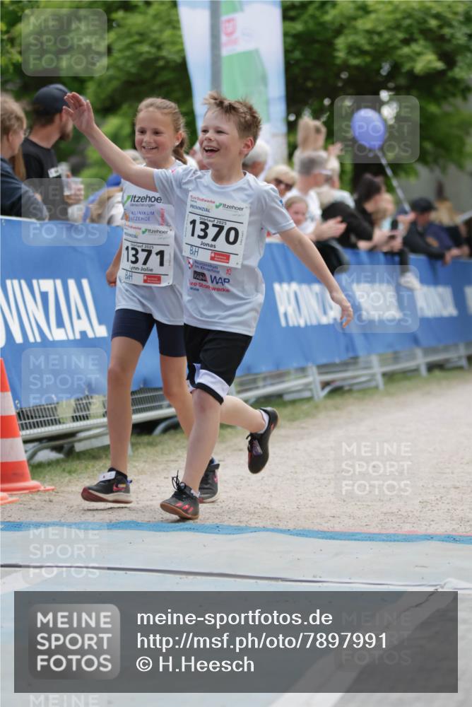 17.05.2025 - Störlauf H.Heesch http://msf.ph/oto/7897991 17.05.2025 14:55:53 Ziel 2025, 1371, 2025, 1370, 25 meine-sportfotos.de