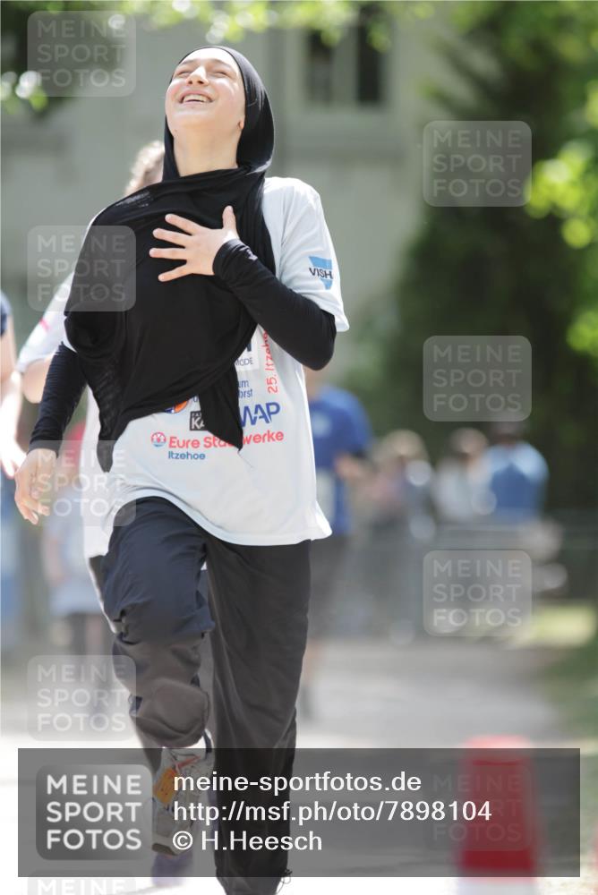 17.05.2025 - Störlauf H.Heesch http://msf.ph/oto/7898104 17.05.2025 14:56:22 Ziel 25 meine-sportfotos.de