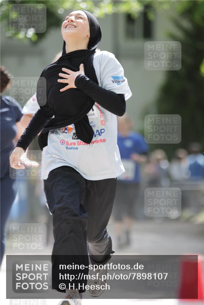 17.05.2025 - Störlauf H.Heesch http://msf.ph/oto/7898107 17.05.2025 14:56:22 Ziel 25 meine-sportfotos.de