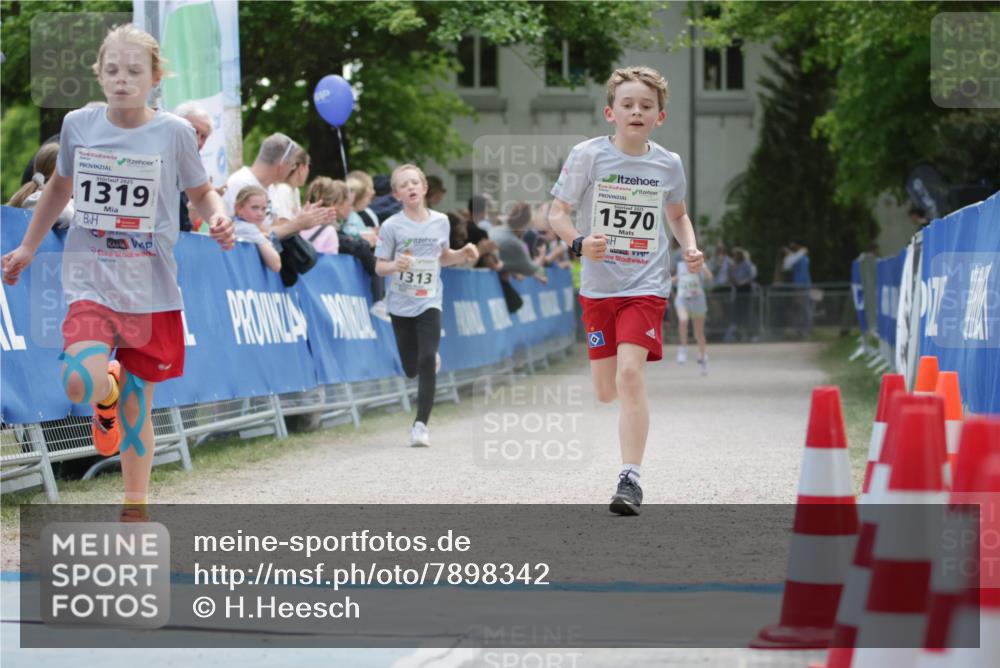 17.05.2025 - Störlauf H.Heesch http://msf.ph/oto/7898342 17.05.2025 14:57:33 Ziel 2025, 1319, 1313, 1570 meine-sportfotos.de