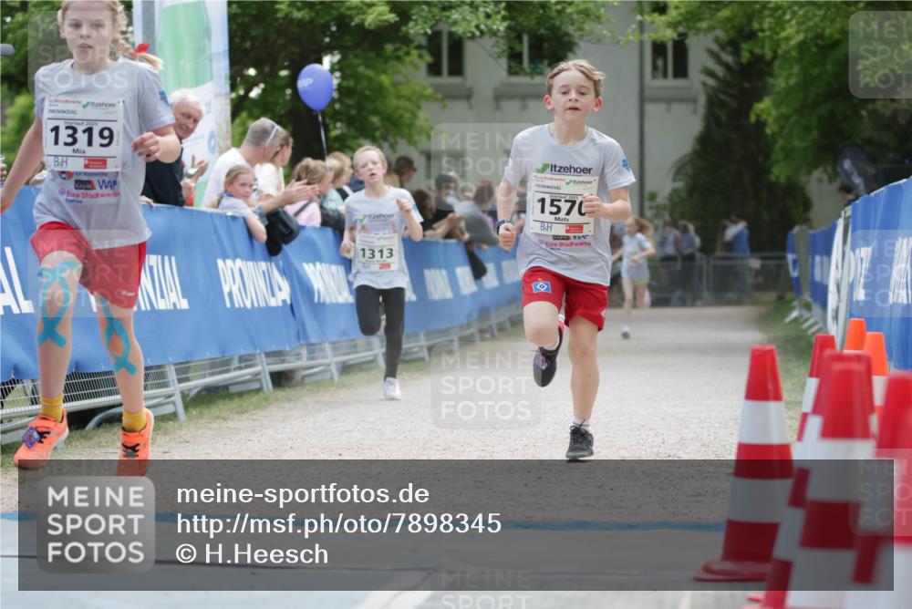 17.05.2025 - Störlauf H.Heesch http://msf.ph/oto/7898345 17.05.2025 14:57:33 Ziel 2025, 1319, 1570, 1313 meine-sportfotos.de