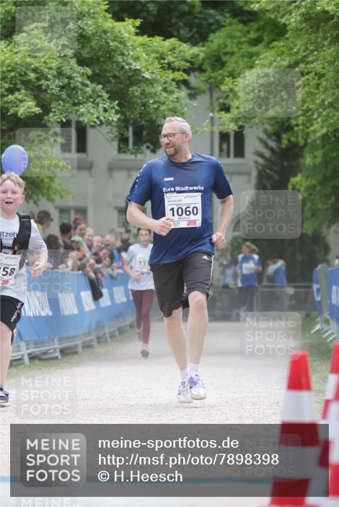 17.05.2025 - Störlauf H.Heesch http://msf.ph/oto/7898398 17.05.2025 14:57:43 Ziel 2025, 1060, 58, 137 meine-sportfotos.de