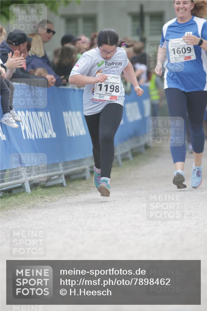 17.05.2025 - Störlauf H.Heesch http://msf.ph/oto/7898462 17.05.2025 14:57:52 Ziel 2025, 1198, 1609 meine-sportfotos.de