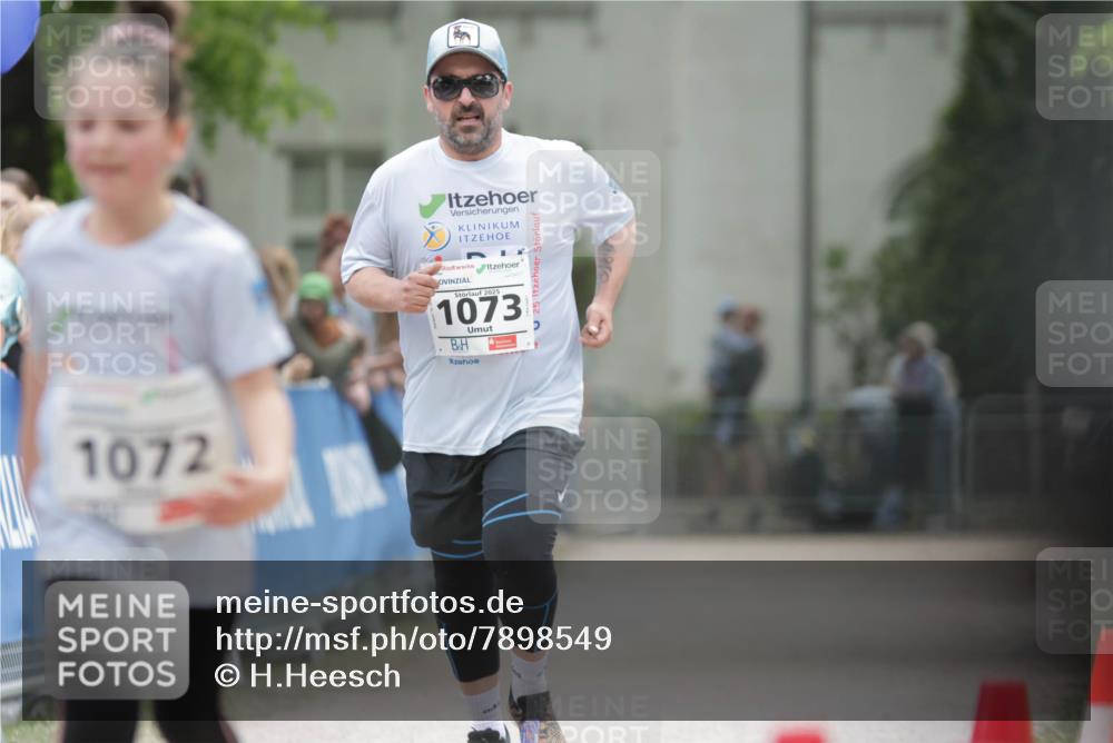 17.05.2025 - Störlauf H.Heesch http://msf.ph/oto/7898549 17.05.2025 14:58:11 Ziel 1072, 2025, 1073 meine-sportfotos.de
