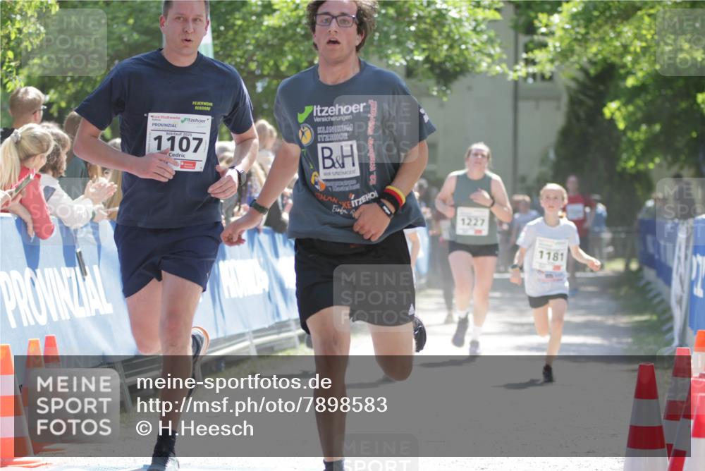 17.05.2025 - Störlauf H.Heesch http://msf.ph/oto/7898583 17.05.2025 14:44:30 Ziel 2025, 1107, 22, 1227, 1181 meine-sportfotos.de