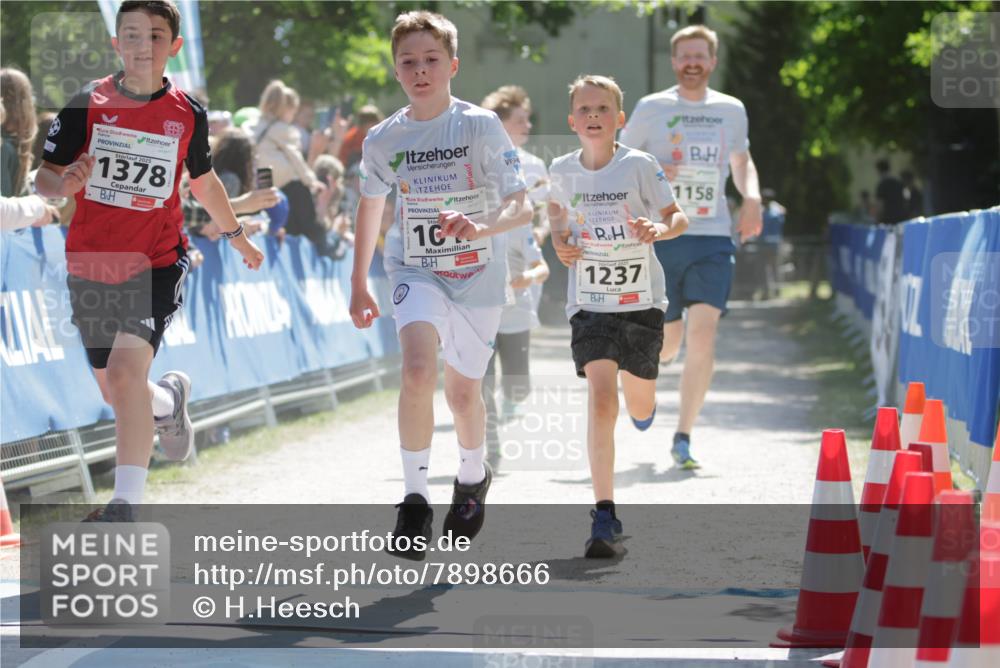 17.05.2025 - Störlauf H.Heesch http://msf.ph/oto/7898666 17.05.2025 14:44:38 Ziel 2025, 1378, 10, 1237, 1158 meine-sportfotos.de