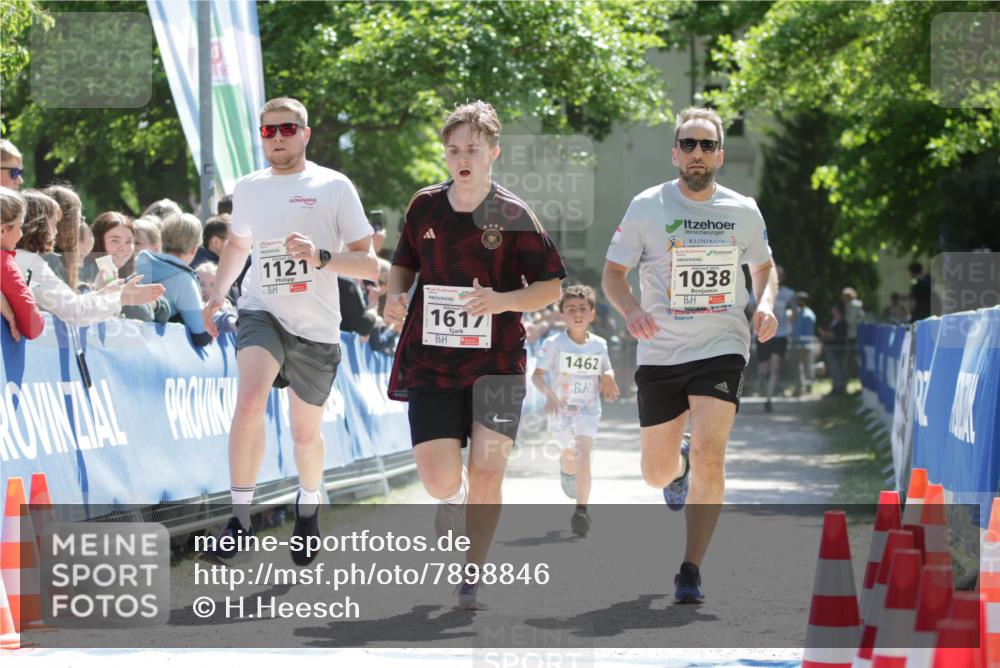 17.05.2025 - Störlauf H.Heesch http://msf.ph/oto/7898846 17.05.2025 14:45:11 Ziel 1121, 1617, 1462, 1038 meine-sportfotos.de