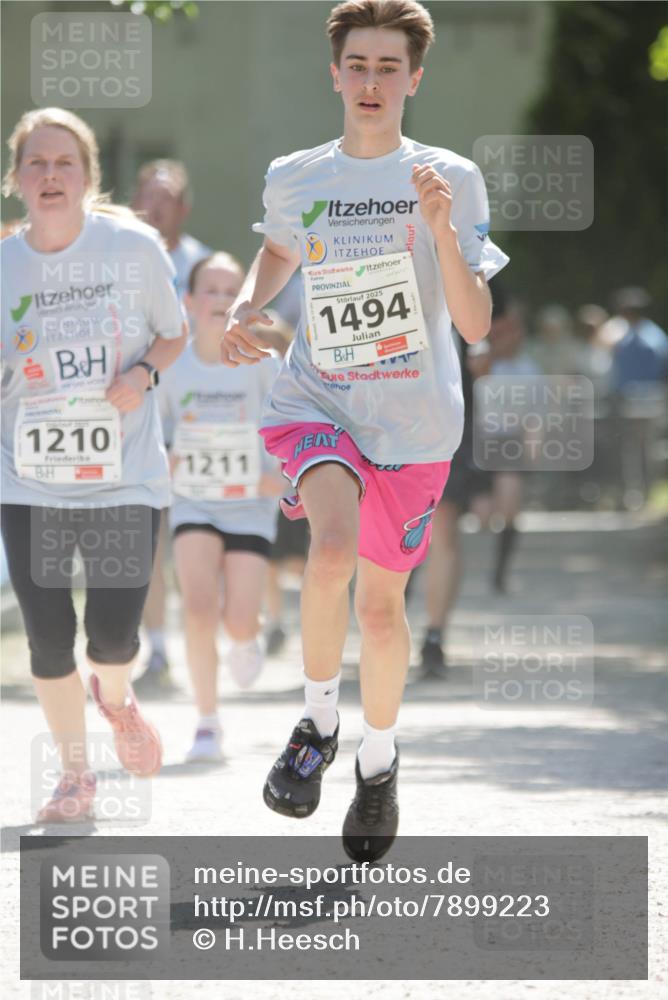 17.05.2025 - Störlauf H.Heesch http://msf.ph/oto/7899223 17.05.2025 14:46:27 Ziel 1210, 1211, 2025, 1494 meine-sportfotos.de